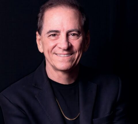 Dario Adolfi - autores - Santos Publicações